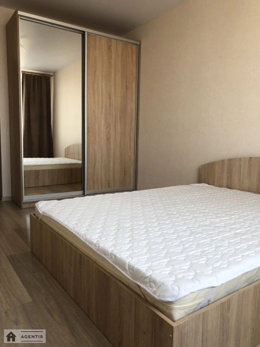 Сдам квартиру 1 комната, 40 m², 23 эт./25 этажей. 45, Правды 45, Киев. 