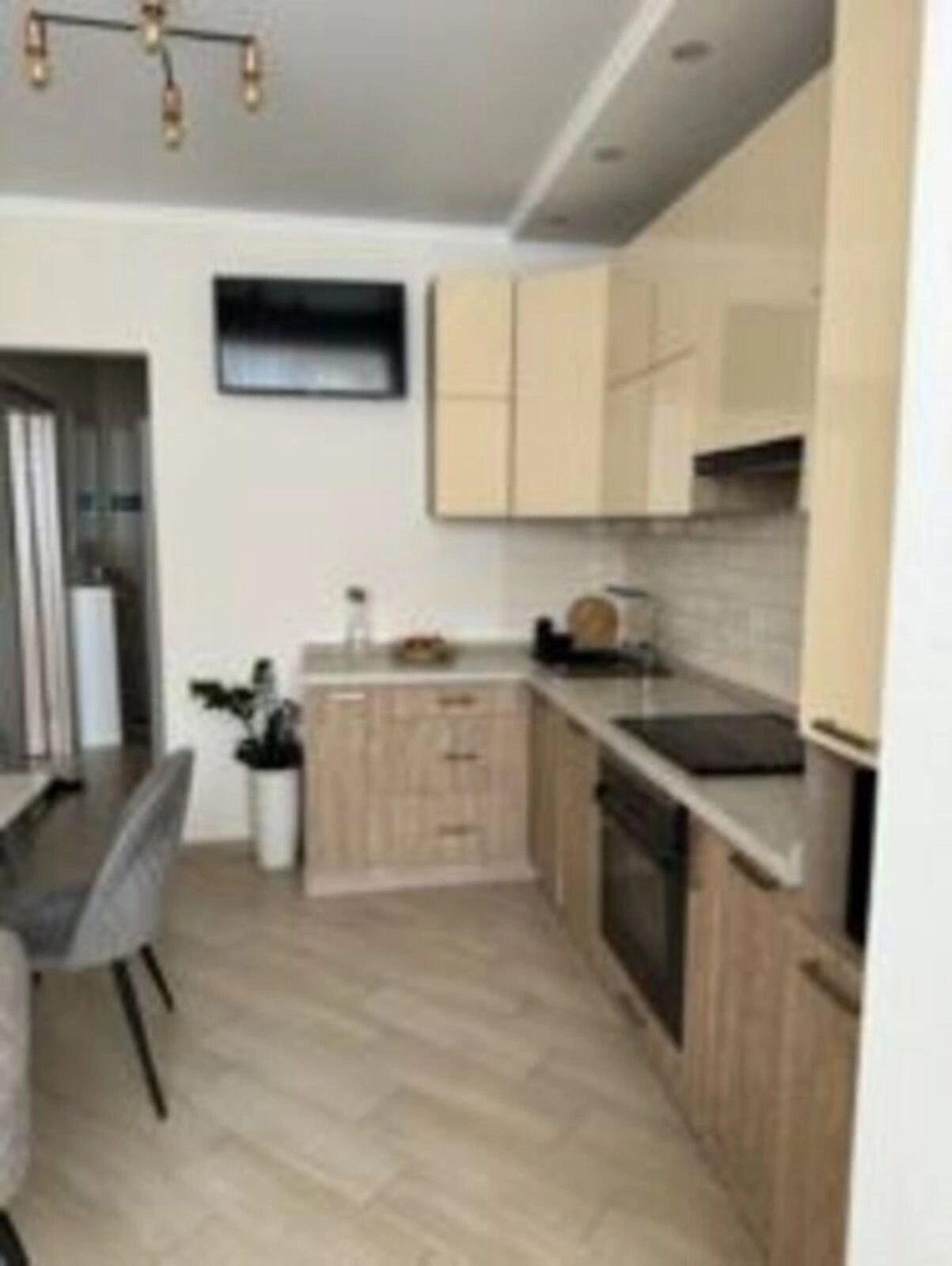 Продаж квартири 1 кімната, 42 m², 2 пов./5 поверхів. 6, Боголюбова , Софіївська Борщагівка. 