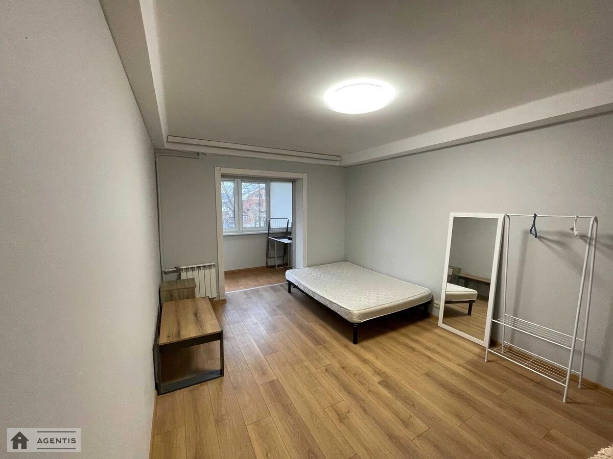 Сдам квартиру 1 комната, 35 m², 2 эт./9 этажей. 9, Павла Тичини просп., Киев. 