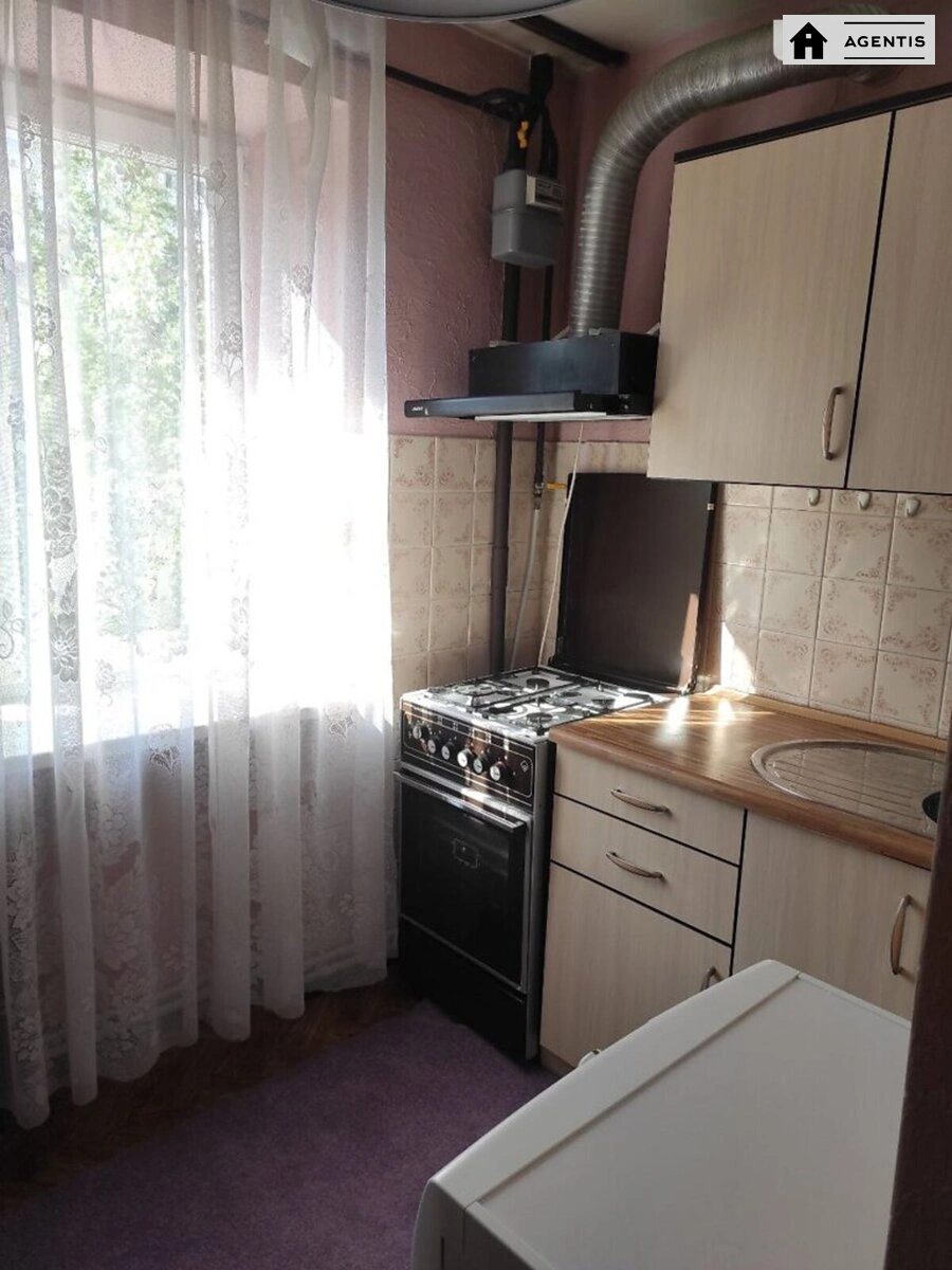 Здам квартиру 1 кімната, 35 m², 6 пов./9 поверхів. 12, Розумовського , Київ. 