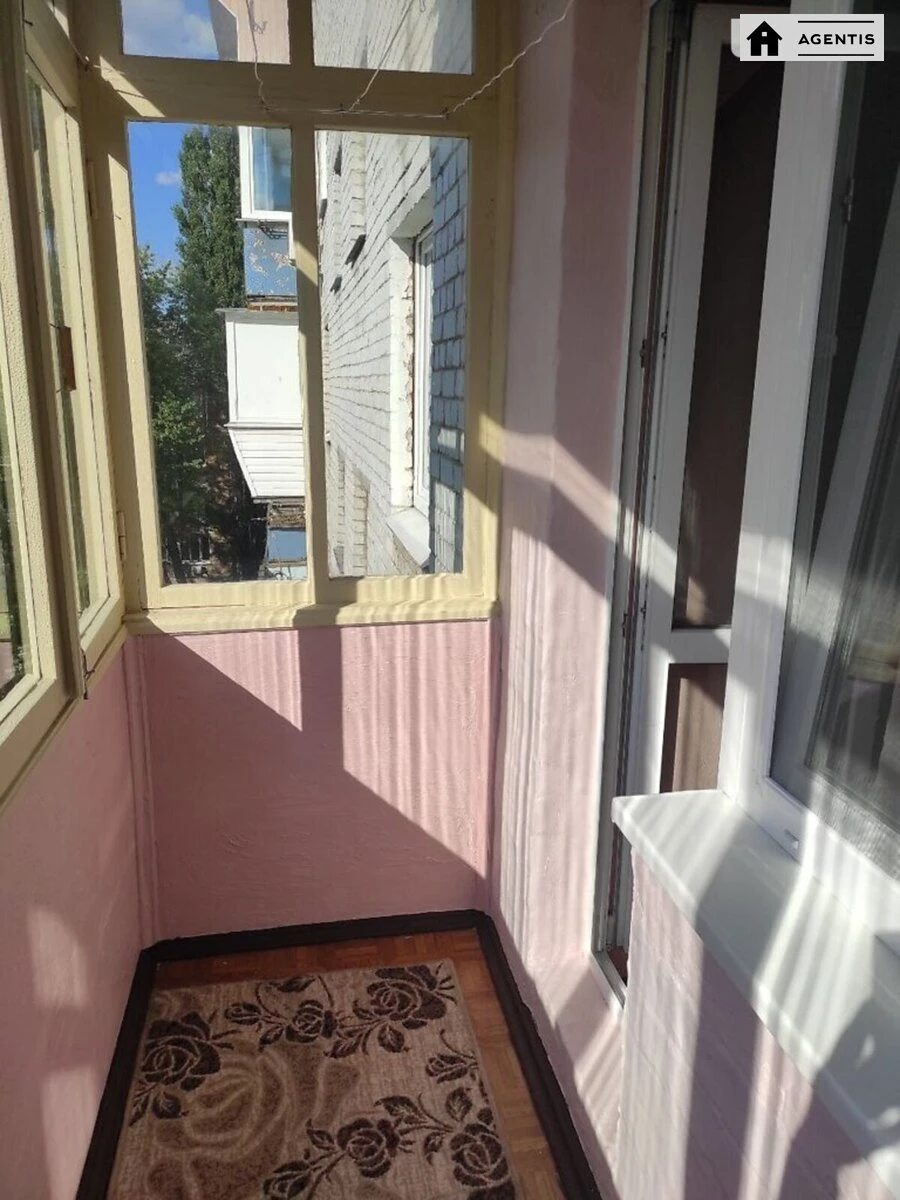 Здам квартиру 1 кімната, 35 m², 6 пов./9 поверхів. 12, Розумовського , Київ. 