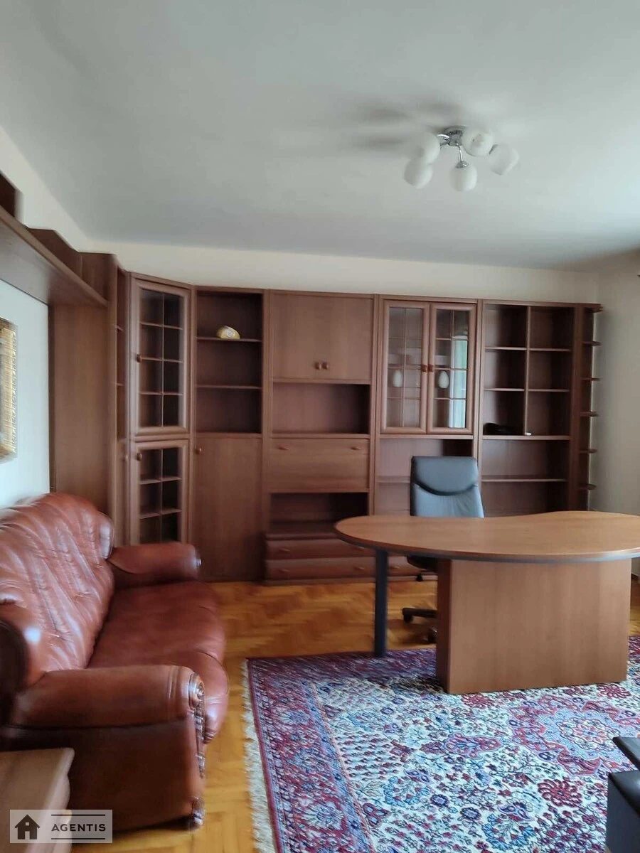 Apartment for rent 4 rooms, 160 m², 6th fl./9 floors. 52, Oleksandra Konyskoho vul. Turhenyevska, Kyiv. 