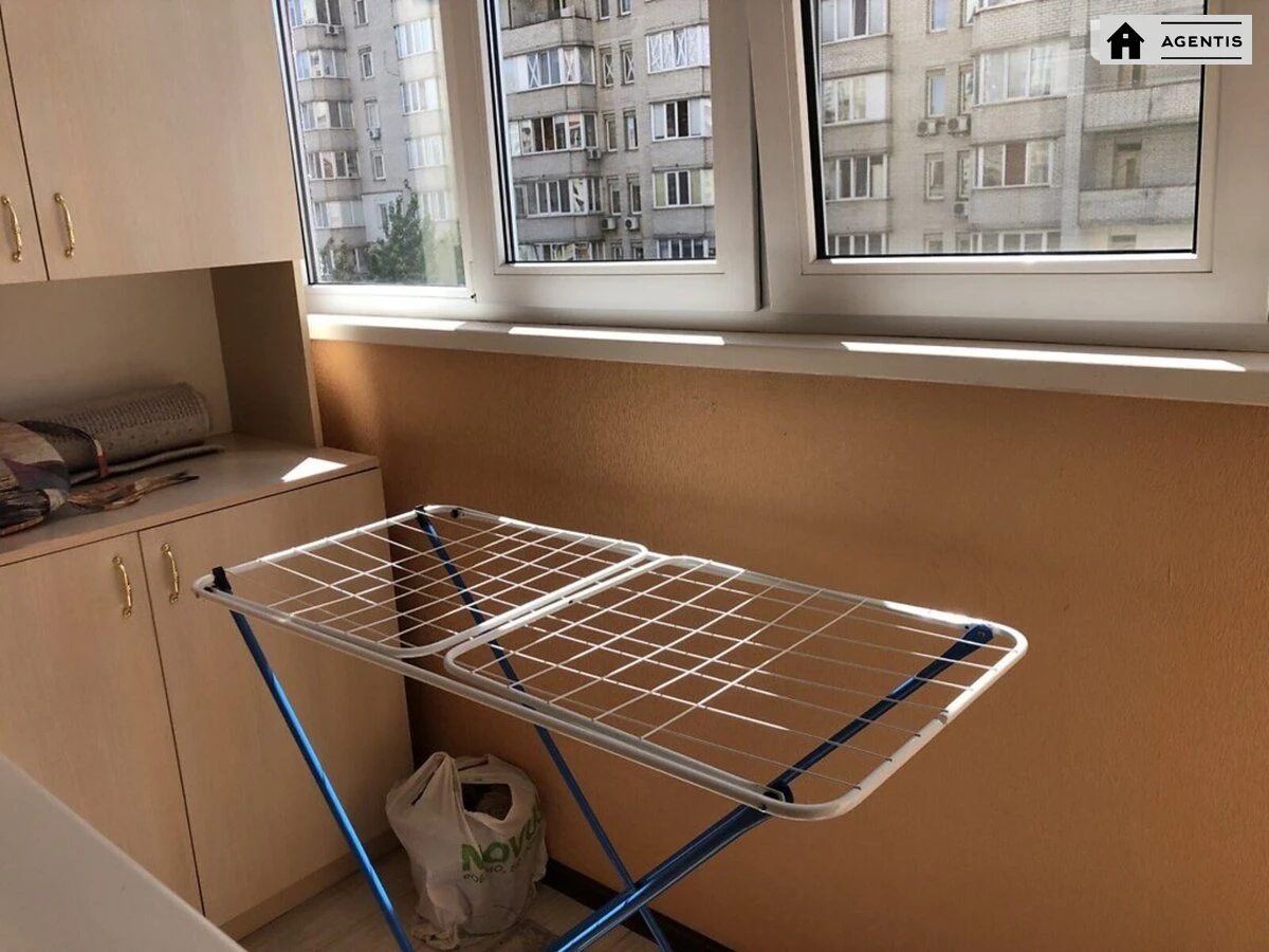 Apartment for rent 2 rooms, 74 m², 4th fl./26 floors. 9, Knyazhiy Zaton 9, Kyiv. 