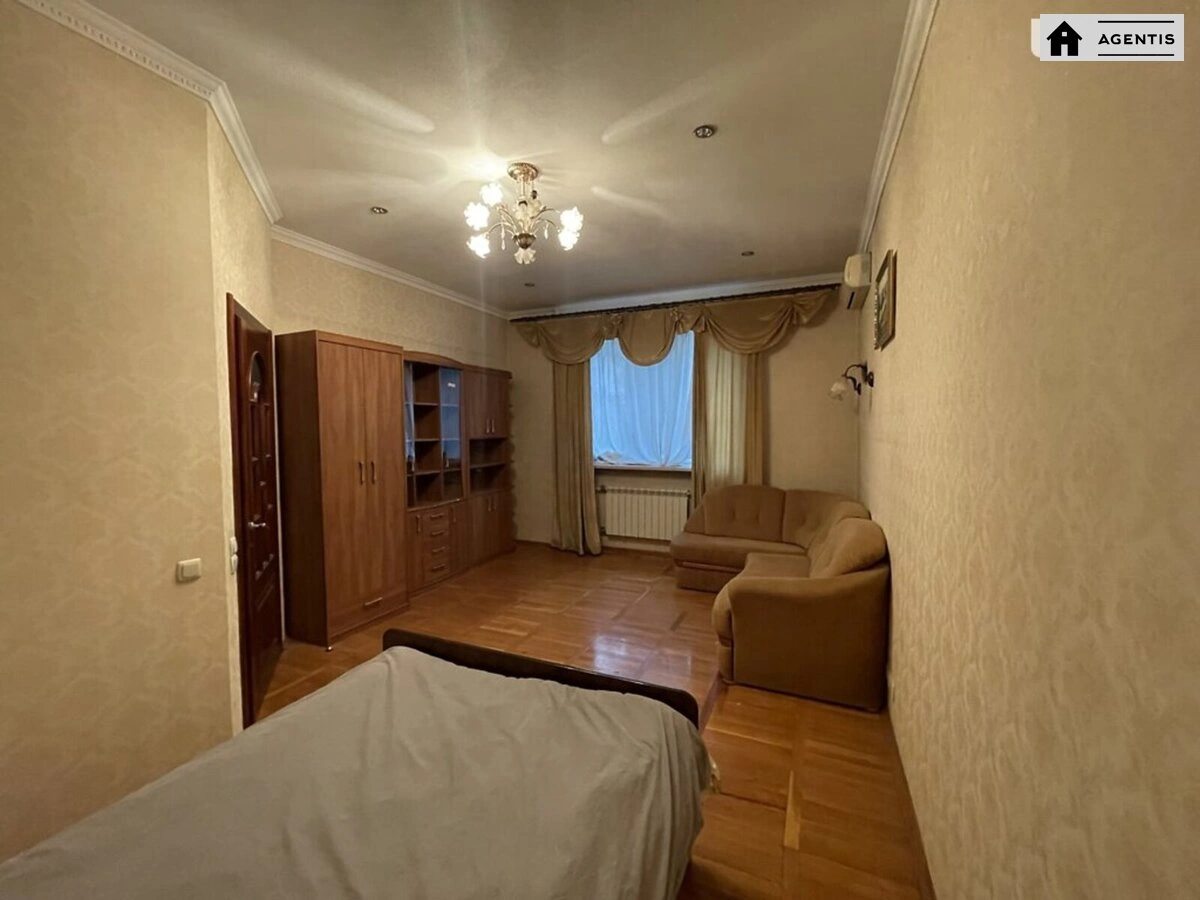 Сдам квартиру 1 комната, 39 m², 2 эт./10 этажей. 13, Стадионная 13, Киев. 