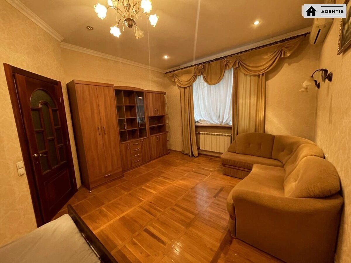 Сдам квартиру 1 комната, 39 m², 2 эт./10 этажей. 13, Стадионная 13, Киев. 