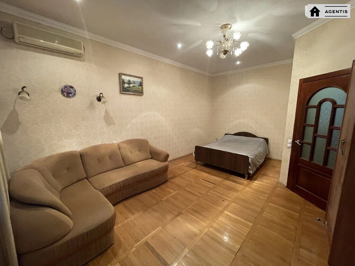 Сдам квартиру 1 комната, 39 m², 2 эт./10 этажей. 13, Стадионная 13, Киев. 