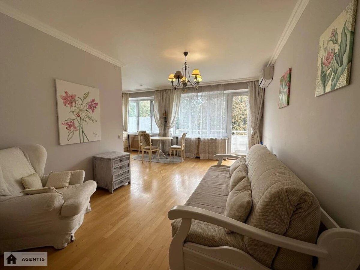 Apartment for rent 2 rooms, 60 m², 2nd fl./11 floors. 1, Vinogradniy 1, Kyiv. 