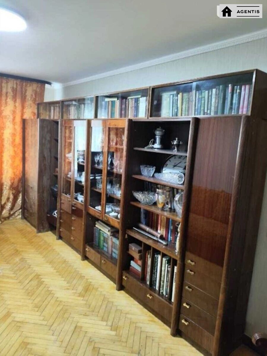 Apartment for rent 2 rooms, 45 m², 3rd fl./5 floors. 4, Pavla Chubynskoho vul. Krupskoyi, Kyiv. 