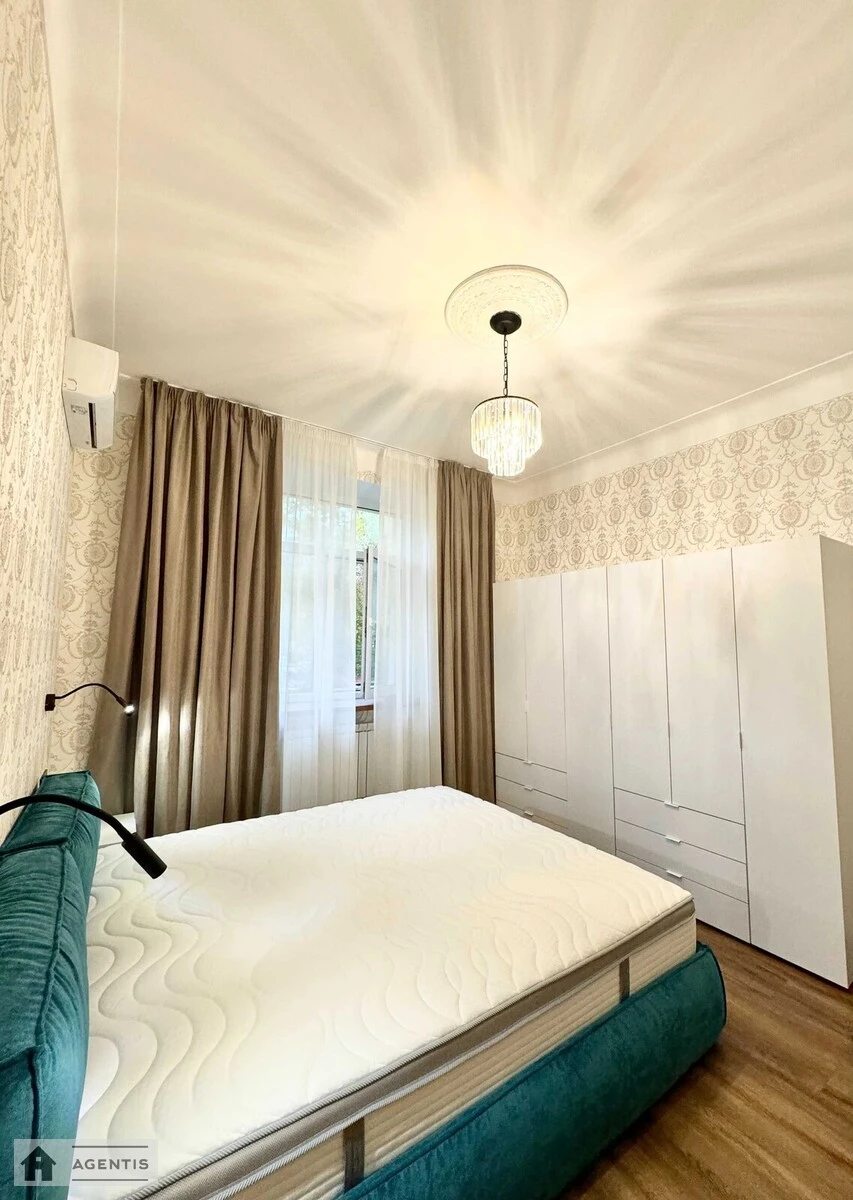 Apartment for rent 2 rooms, 55 m², 1st fl./5 floors. 11, Mykoly Mikhnovskoho bulv. Druzhby Narodiv, Kyiv. 