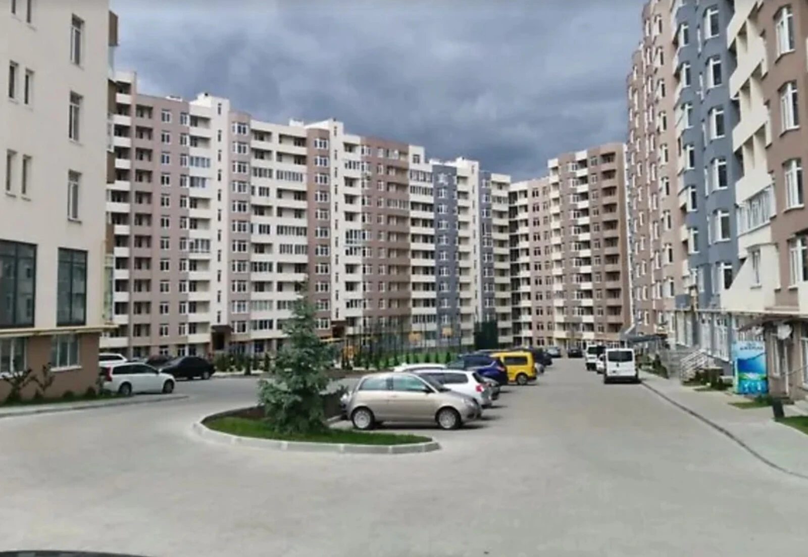 Продаж 3к квартири 75 кв. м на вул. Київська