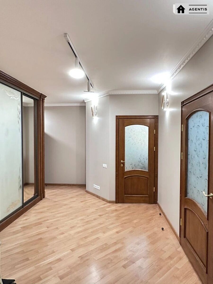 Здам квартиру 3 кімнати, 100 m², 9 пов./21 поверх. 75, Дмитрівська 75, Київ. 