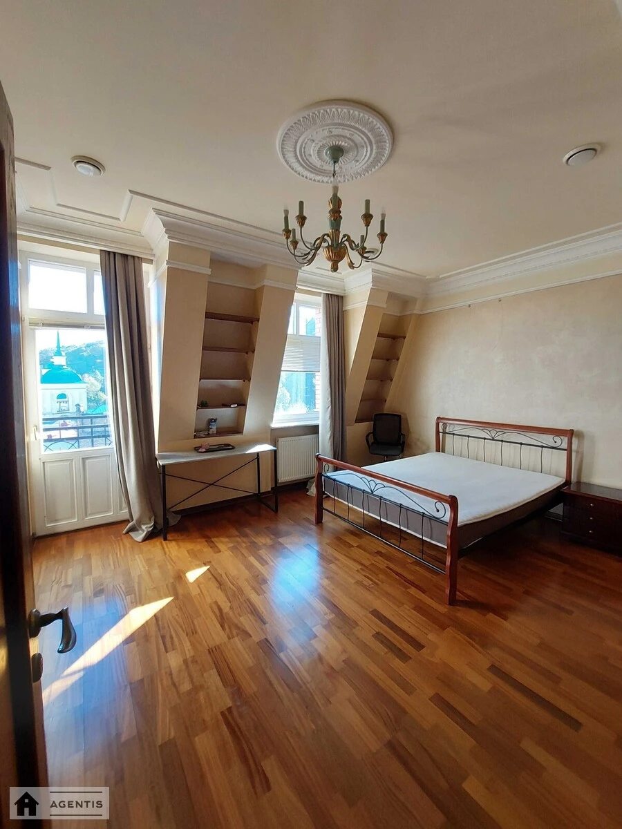 Apartment for rent 3 rooms, 130 m², 5th fl./5 floors. 1, Andriyivskiy 1, Kyiv. 