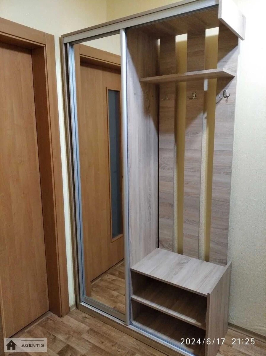 Здам квартиру 1 кімната, 41 m², 6 пов./22 поверхи. Петра Григоренка просп., Київ. 