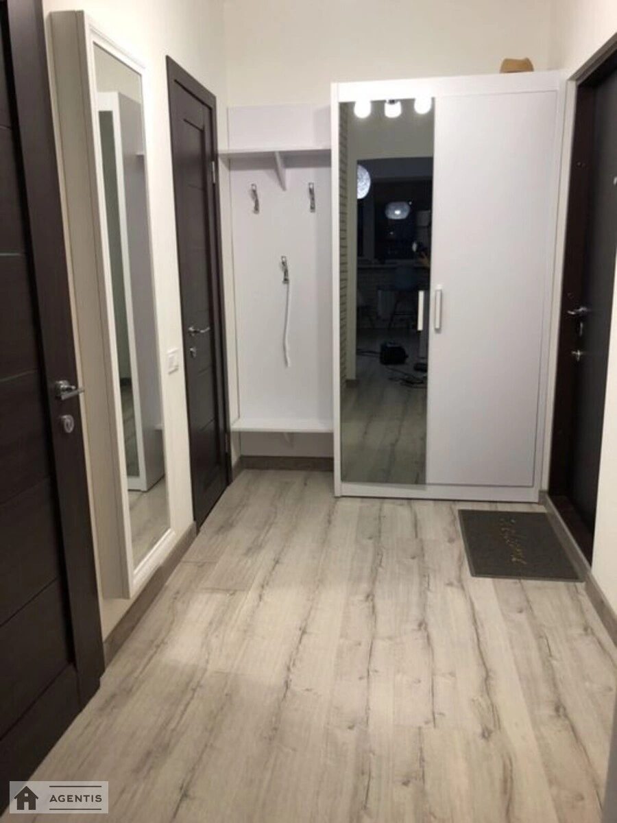 Сдам квартиру 1 комната, 48 m², 18 эт./18 этажей. 8, Михайла Гришка вул., Киев. 