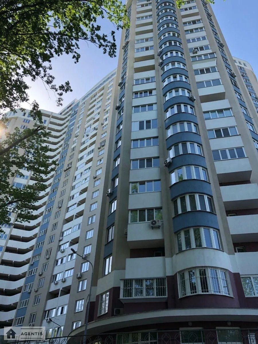 Сдам квартиру 3 комнаты, 108 m², 21 эт./25 этажей. 73, Рижская 73, Киев. 