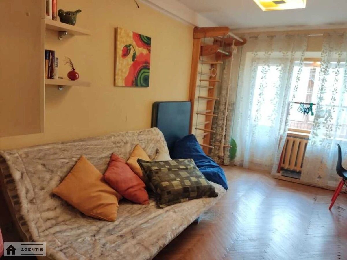 Apartment for rent 2 rooms, 49 m², 3rd fl./5 floors. 51, Vasylkivska 51, Kyiv. 