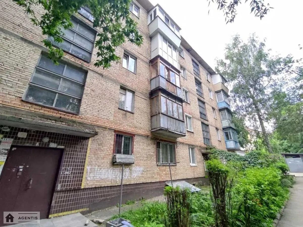 Apartment for rent 2 rooms, 49 m², 3rd fl./5 floors. 51, Vasylkivska 51, Kyiv. 