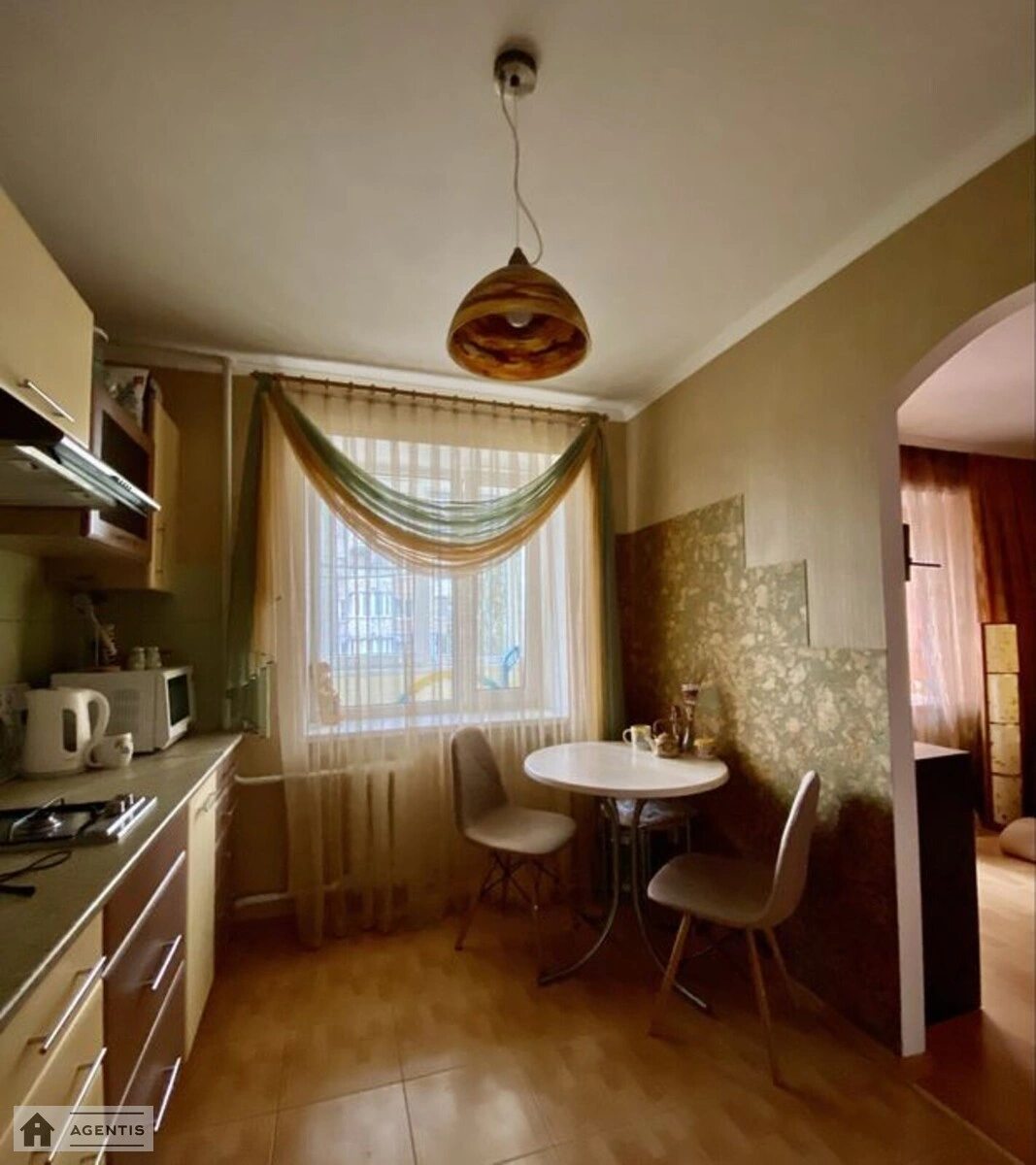 Apartment for rent 1 room, 42 m², 7th fl./9 floors. 5, Rayisy Okipnoyi vul., Kyiv. 