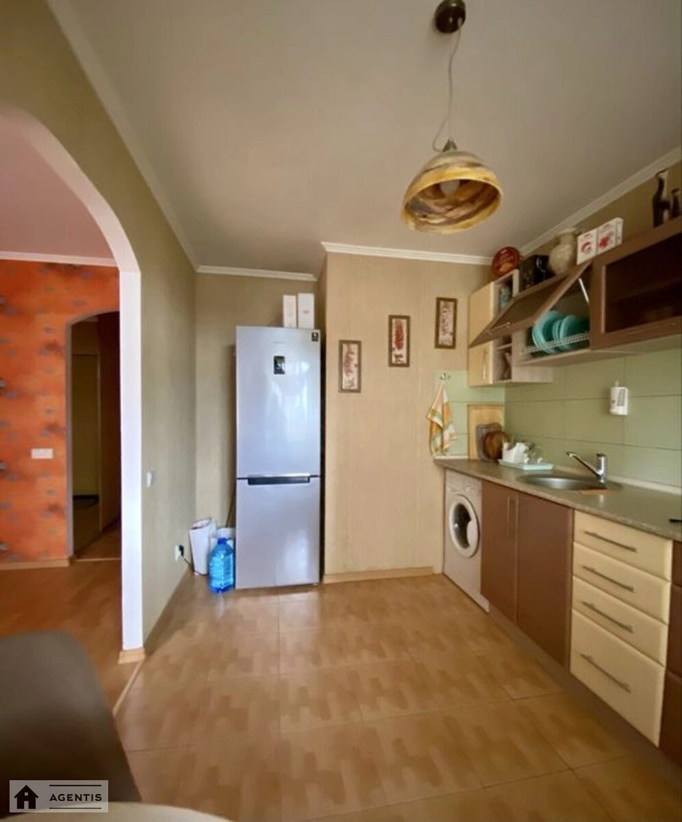 Apartment for rent 1 room, 42 m², 7th fl./9 floors. 5, Rayisy Okipnoyi vul., Kyiv. 