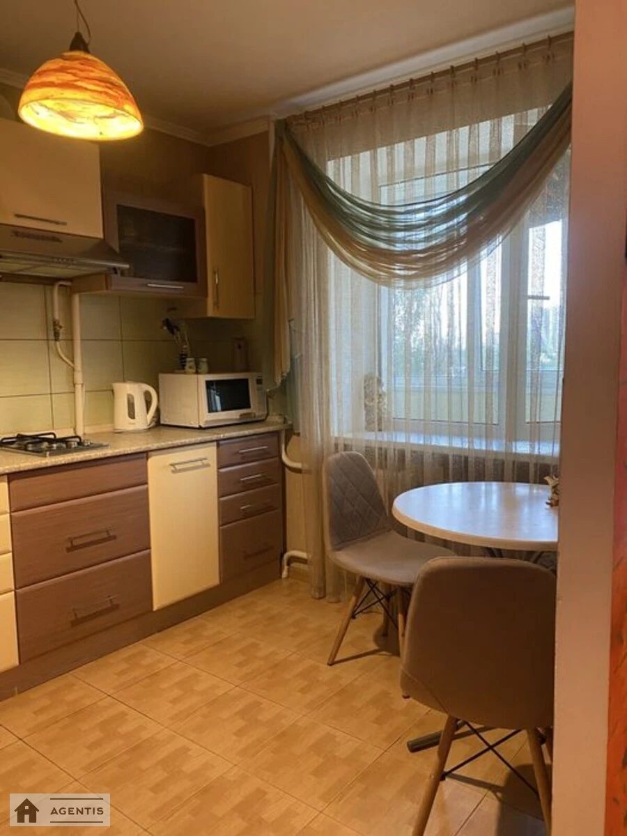 Apartment for rent 1 room, 42 m², 7th fl./9 floors. 5, Rayisy Okipnoyi vul., Kyiv. 