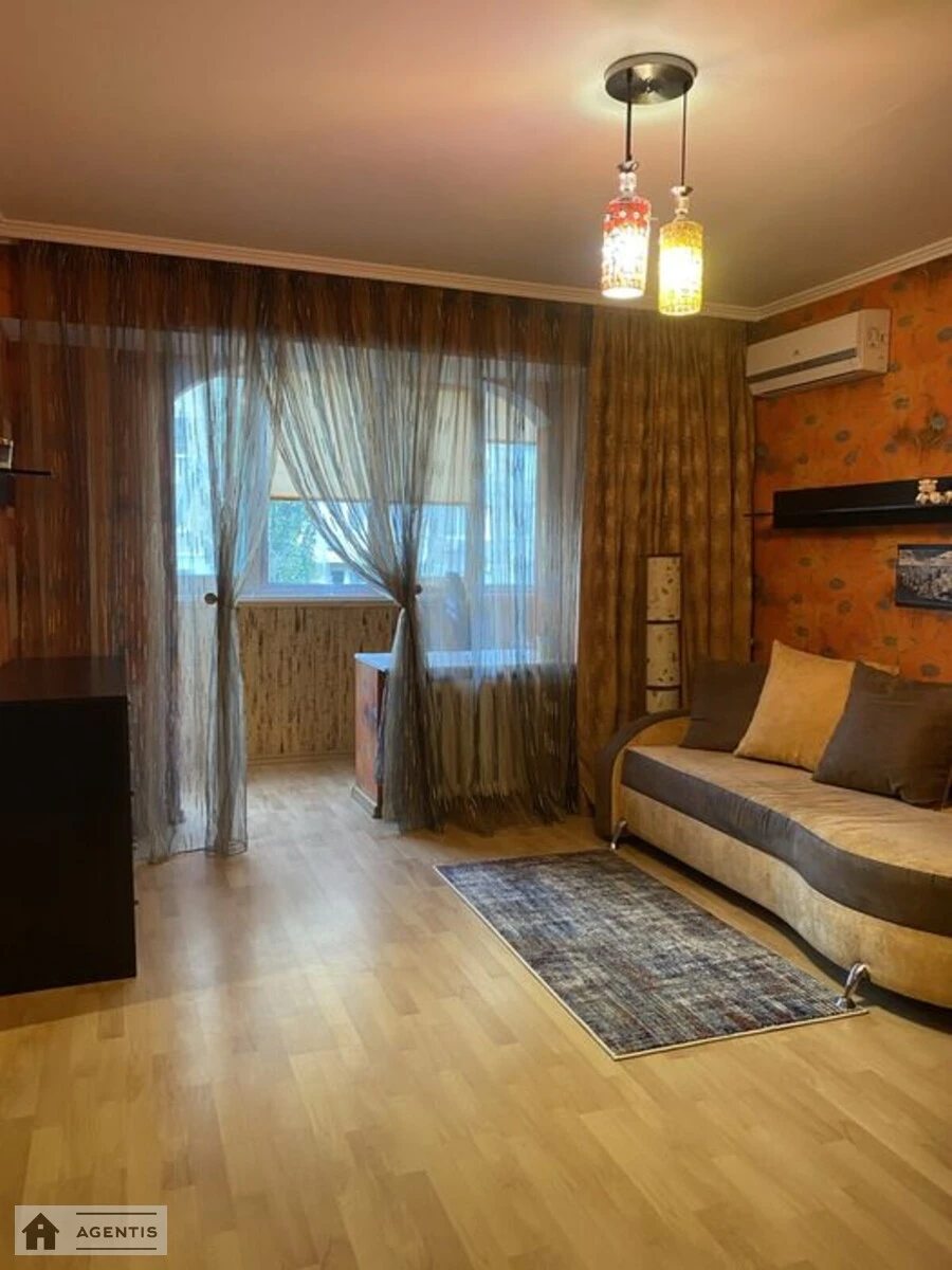 Apartment for rent 1 room, 42 m², 7th fl./9 floors. 5, Rayisy Okipnoyi vul., Kyiv. 