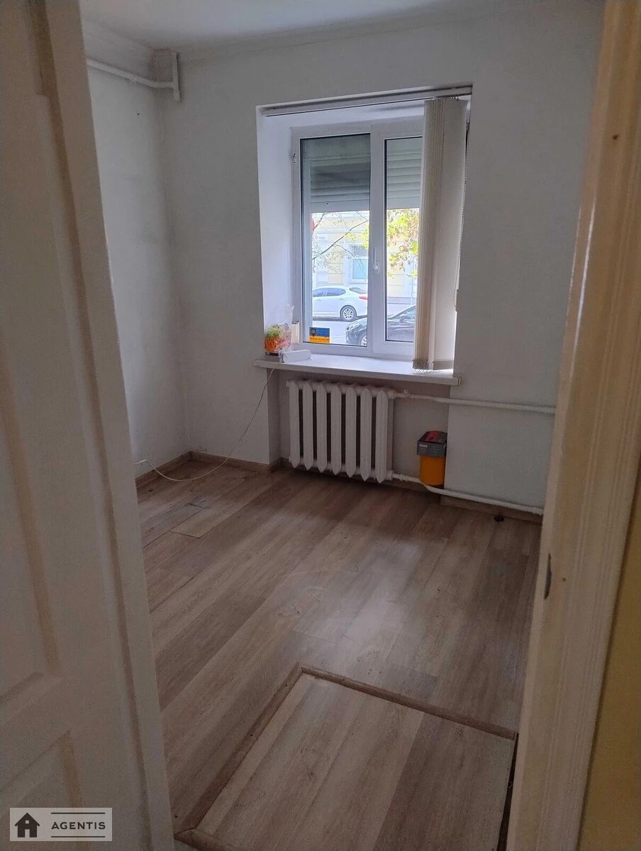 Apartment for rent 3 rooms, 55 m², 1st fl./5 floors. 4, Yevhena Hutsala prov. Kutuzova, Kyiv. 