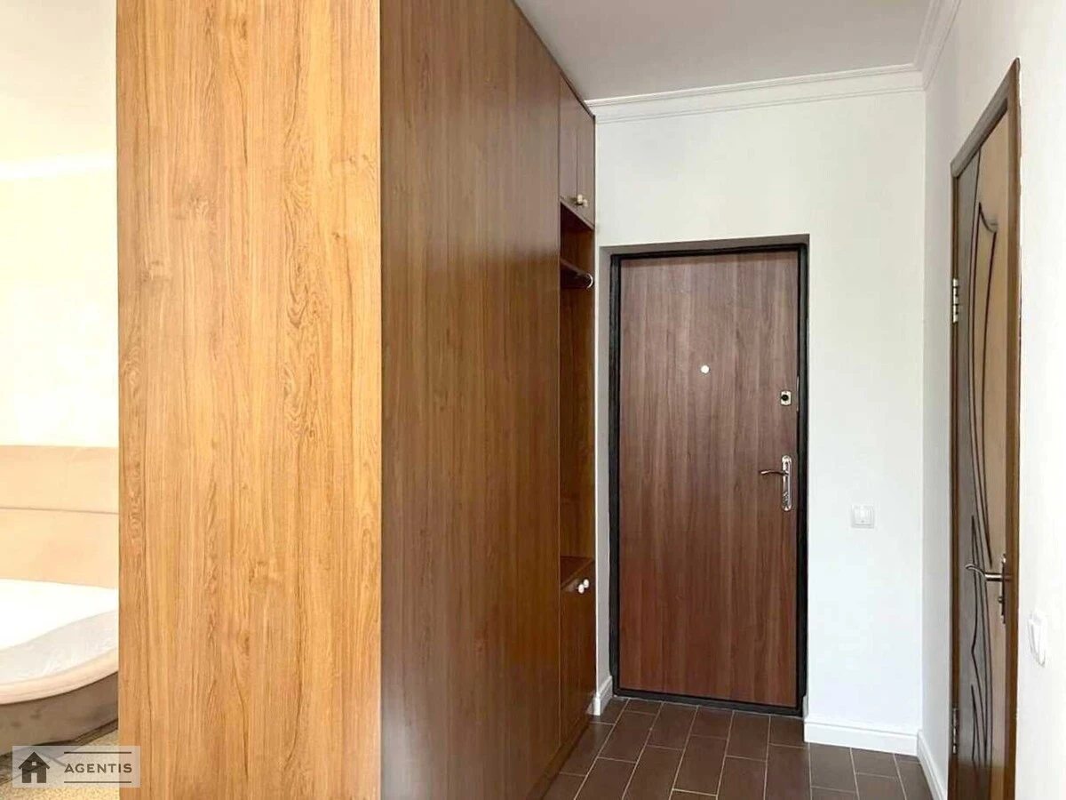 Apartment for rent 1 room, 31 m², 1st fl./3 floors. 20, Tupikovyy , Kyiv. 