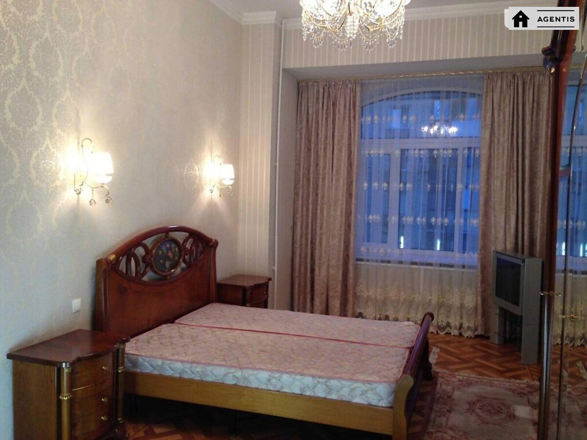 Apartment for rent 3 rooms, 105 m², 4th fl./6 floors. 40, Sichovyh Strliltsiv 40, Kyiv. 