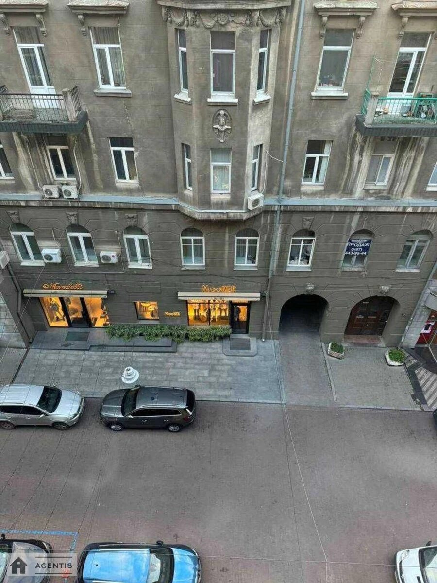 Сдам квартиру 3 комнаты, 119 m², 5 эт./5 этажей. 15, Крещатик 15, Киев. 