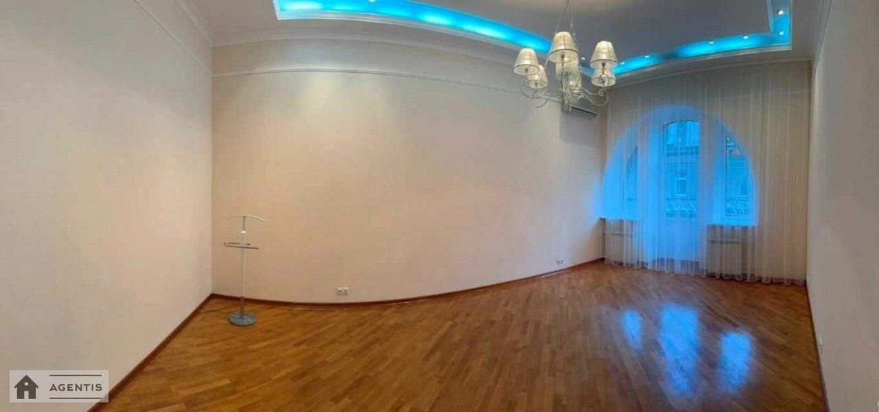 Сдам квартиру 3 комнаты, 119 m², 5 эт./5 этажей. 15, Крещатик 15, Киев. 