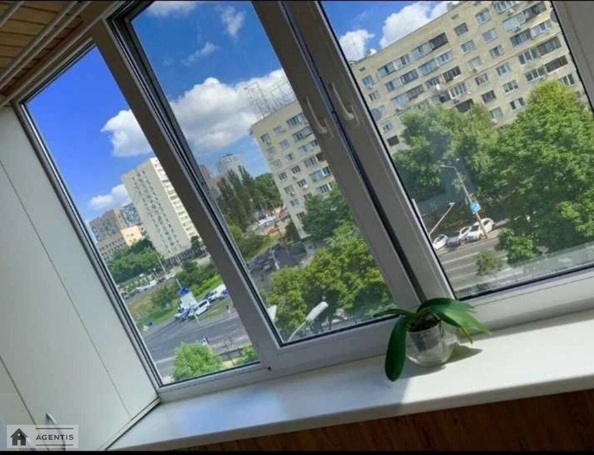 Apartment for rent 2 rooms, 47 m², 5th fl./5 floors. 9, Beresteyskyy prosp. Peremohy, Kyiv. 