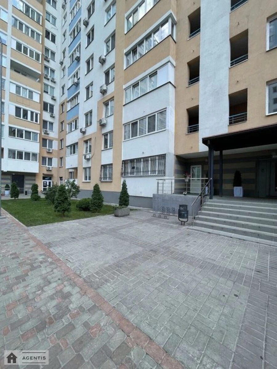 Apartment for rent 2 rooms, 70 m², 12th fl./17 floors. 32, Serhiya Danchenka vul., Kyiv. 