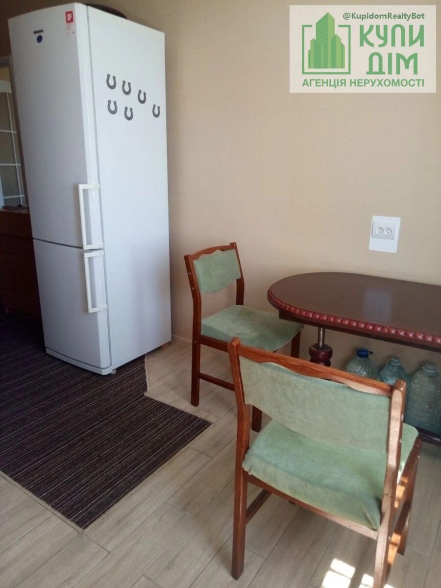 Apartments for sale 1 room, 36 m², 5th fl./10 floors. Фортечний (кіровський), Kropyvnytskyy. 