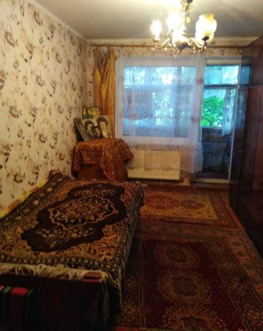 Apartments for sale 2 rooms, 44 m², 2nd fl./5 floors. Yanovskoho , Kropyvnytskyy. 