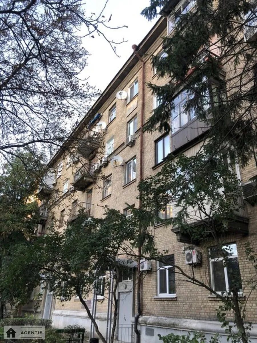 Здам квартиру 2 кімнати, 70 m², 4 пов./5 поверхів. 37, Князів Острозьких вул. (Московська), Київ. 