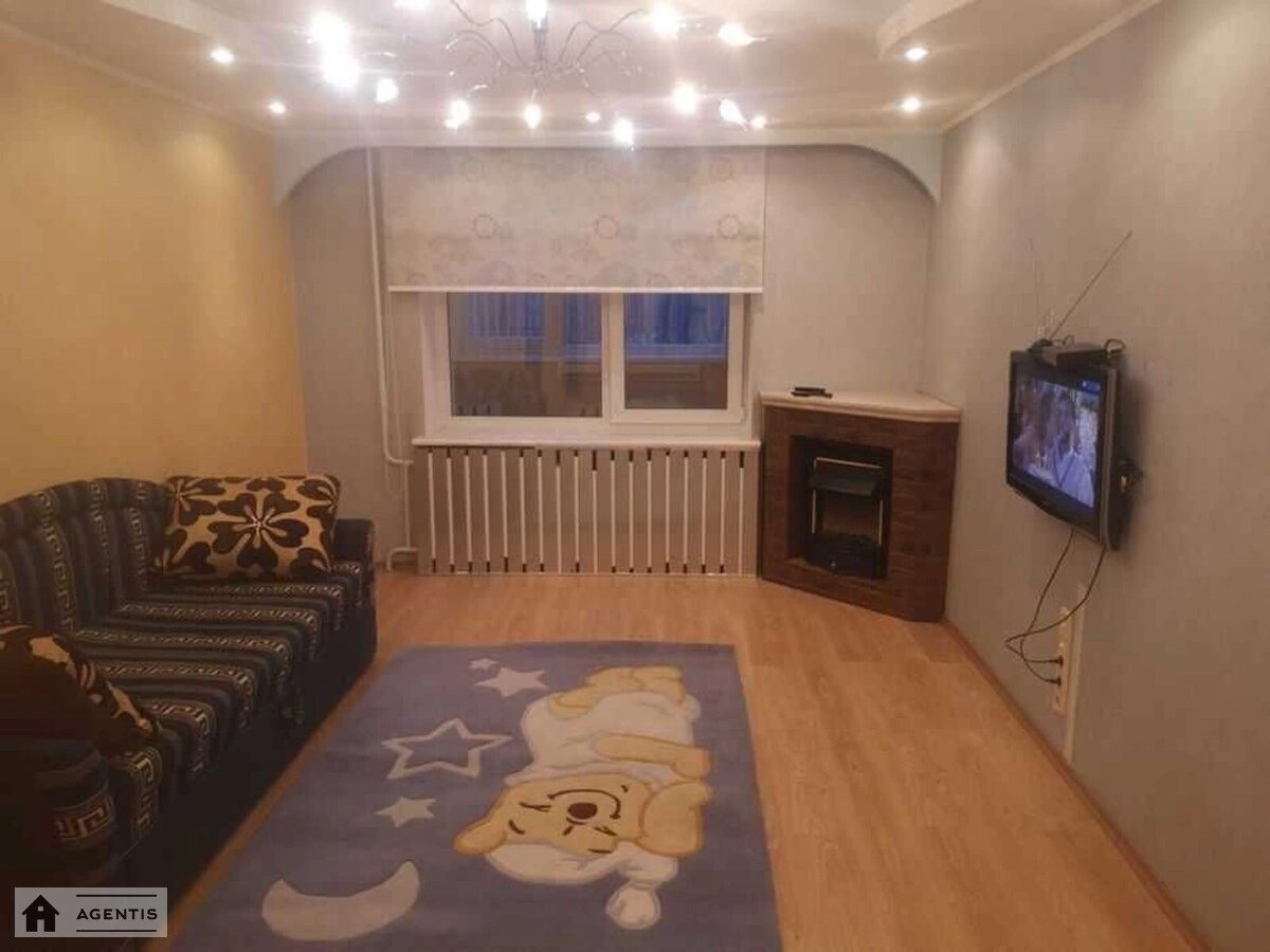 Apartment for rent 3 rooms, 68 m², 6th fl./9 floors. Kubanskoyi Ukrayiny vul. Marshala Zhukova, Kyiv. 