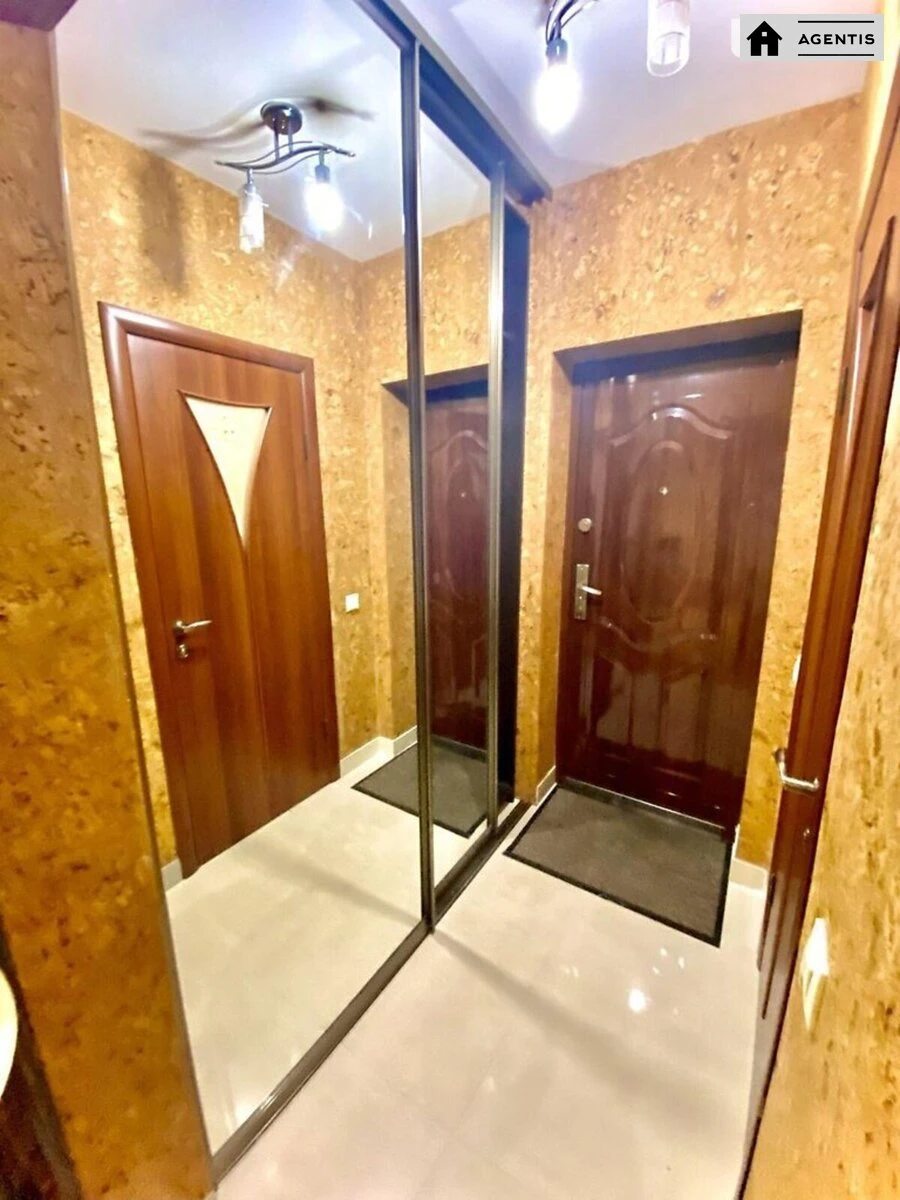 Сдам квартиру 1 комната, 24 m², 1 эт./3 этажа. 5, Сырецко-Садовая 5. 