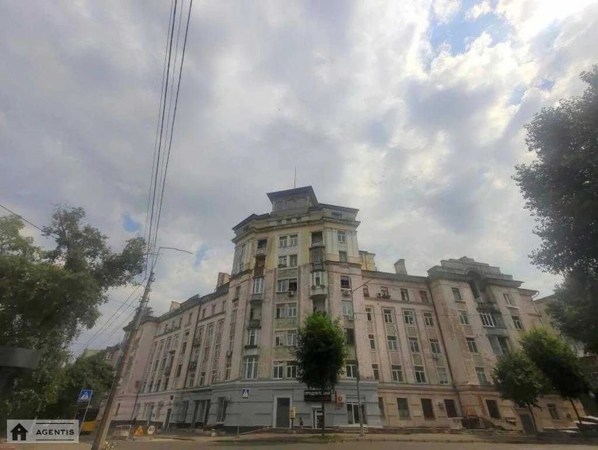 Сдам квартиру 2 комнаты, 50 m², 5 эт./5 этажей. 8, Нагорная 8, Киев. 