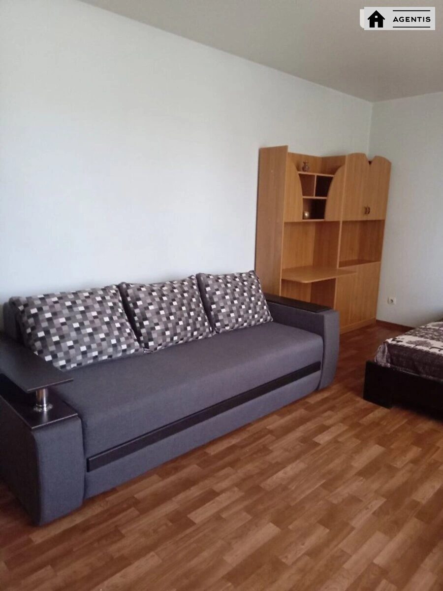 Сдам квартиру 1 комната, 55 m², 4 эт./24 этажа. 14, Миколи Руденка бульв. (Кольцова), Киев. 