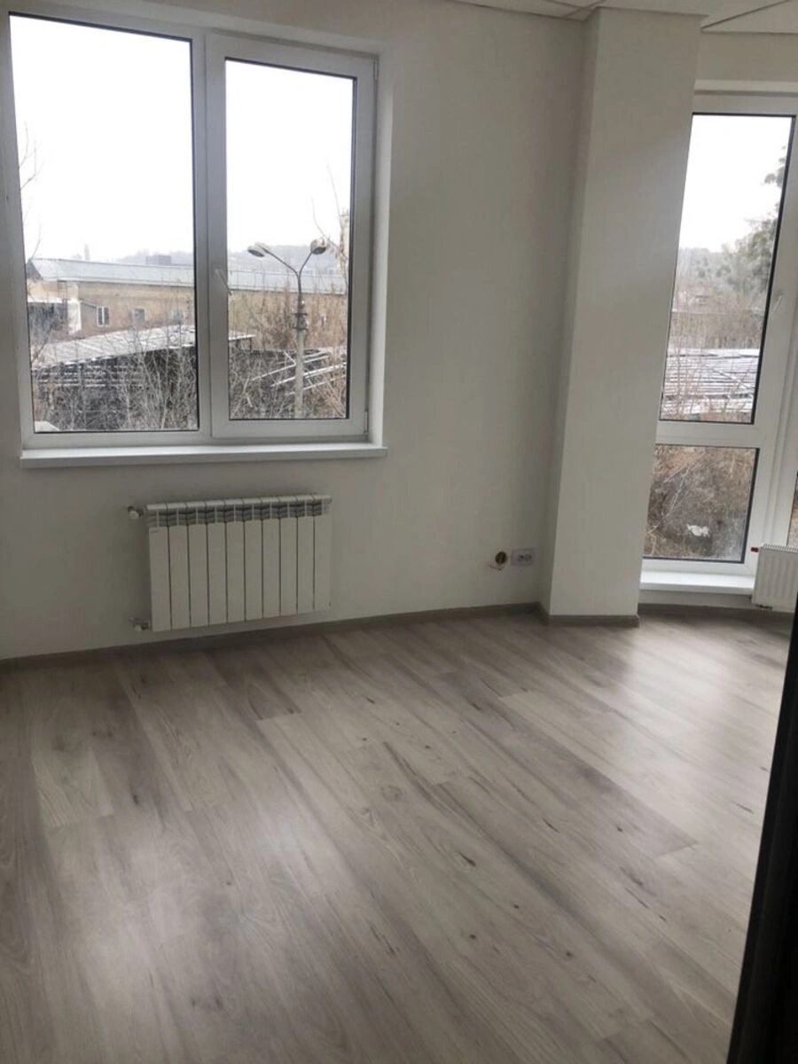 Продажа офиса 104 m², 3 эт./10 этажей. 75, Константинівська вул., Киев. 