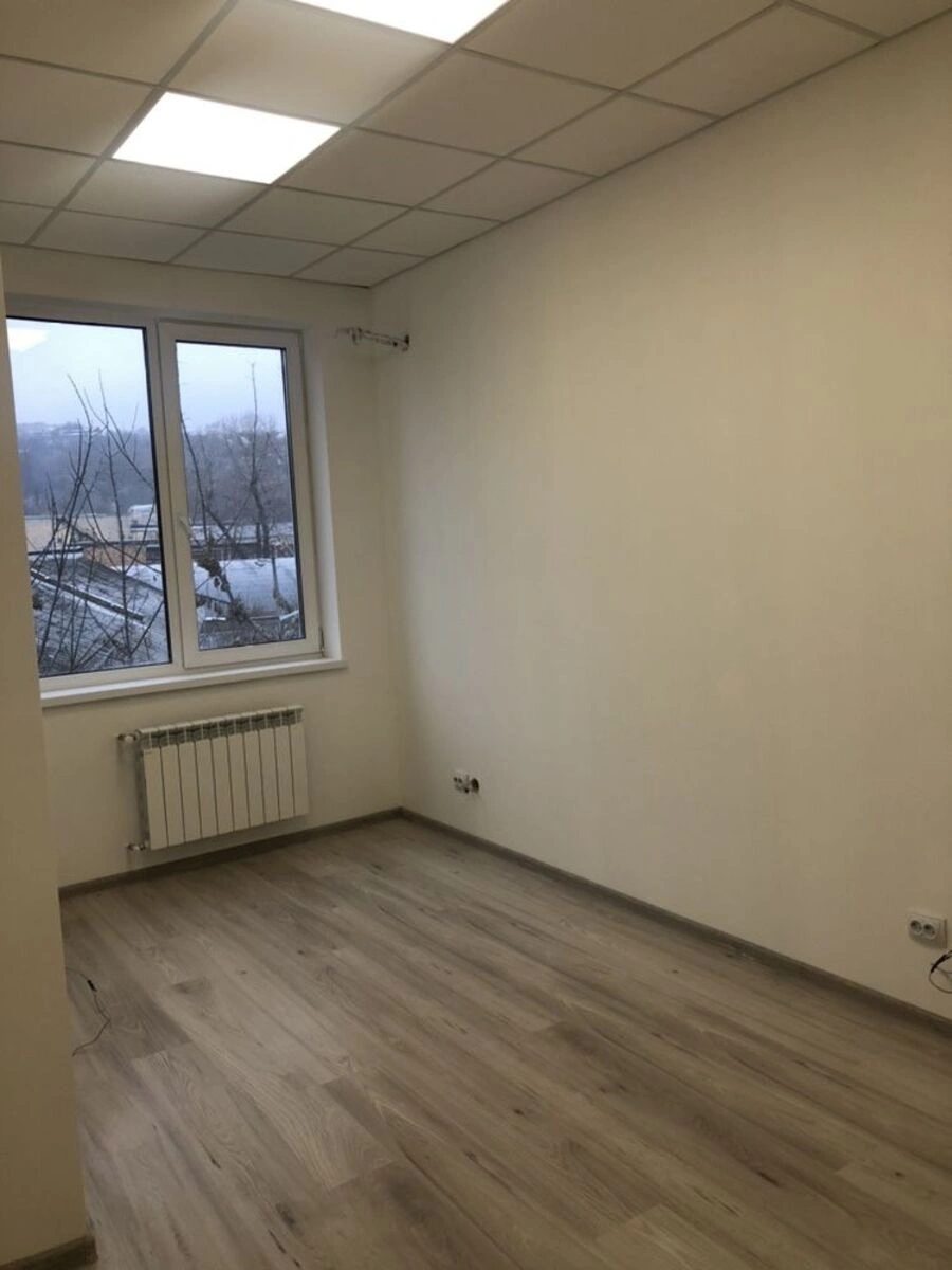 Продажа офиса 104 m², 3 эт./10 этажей. 75, Константинівська вул., Киев. 