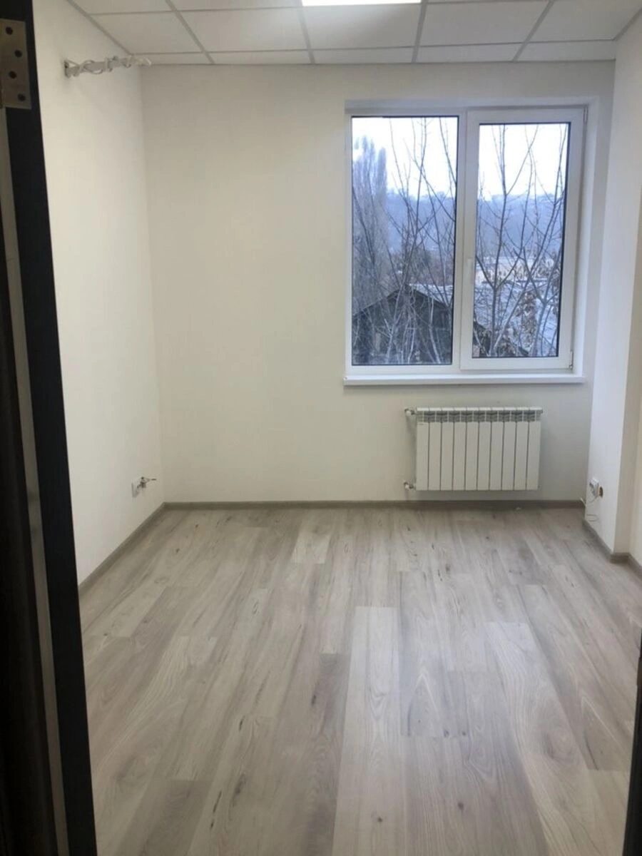 Продажа офиса 104 m², 3 эт./10 этажей. 75, Константинівська вул., Киев. 