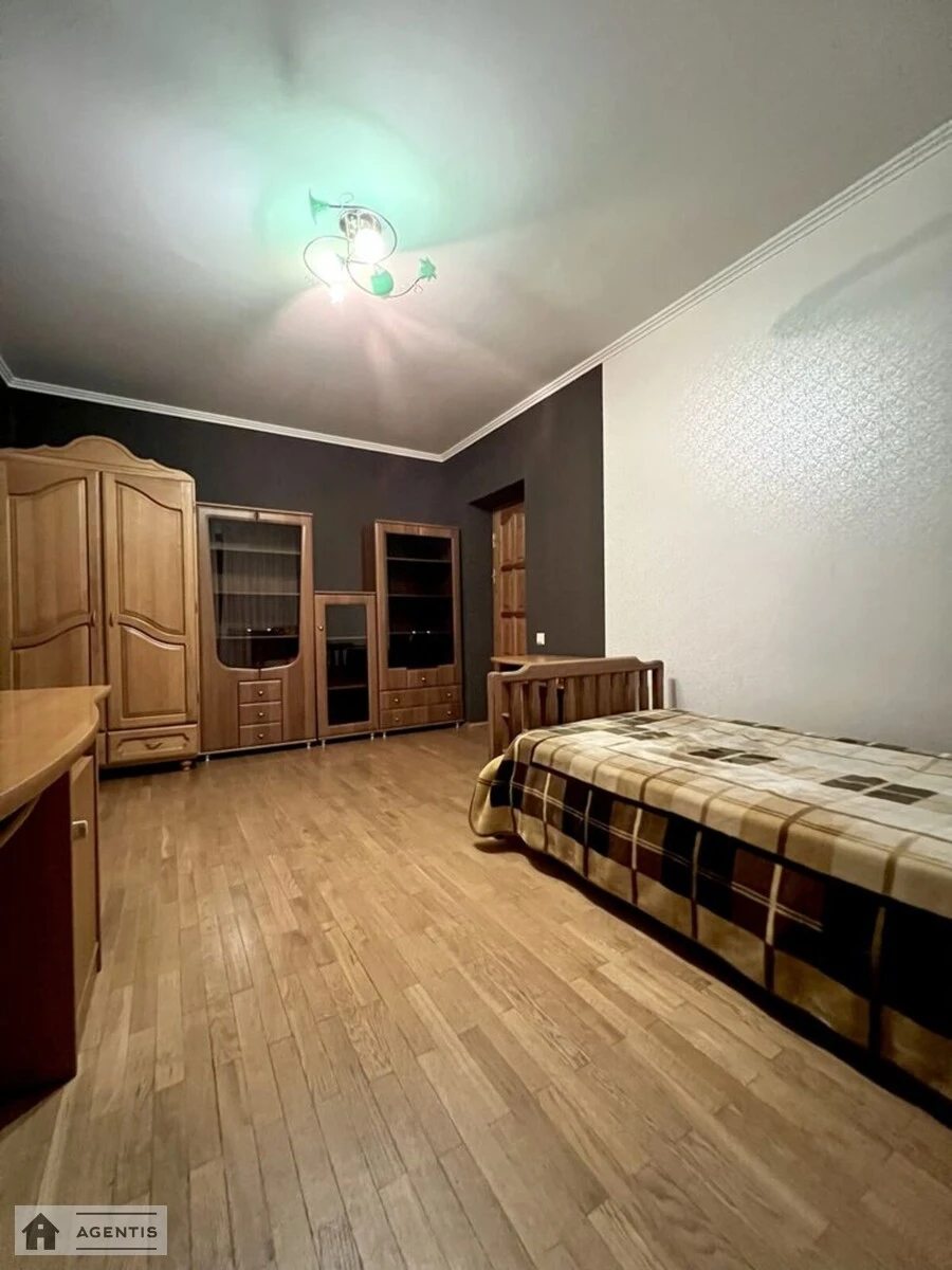 Сдам квартиру 4 комнаты, 125 m², 4 эт./8 этажей. 12, Оболонская 12, Киев. 