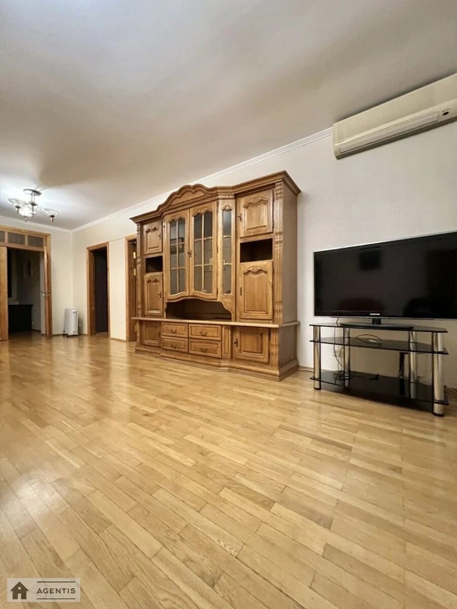 Сдам квартиру 4 комнаты, 125 m², 4 эт./8 этажей. 12, Оболонская 12, Киев. 