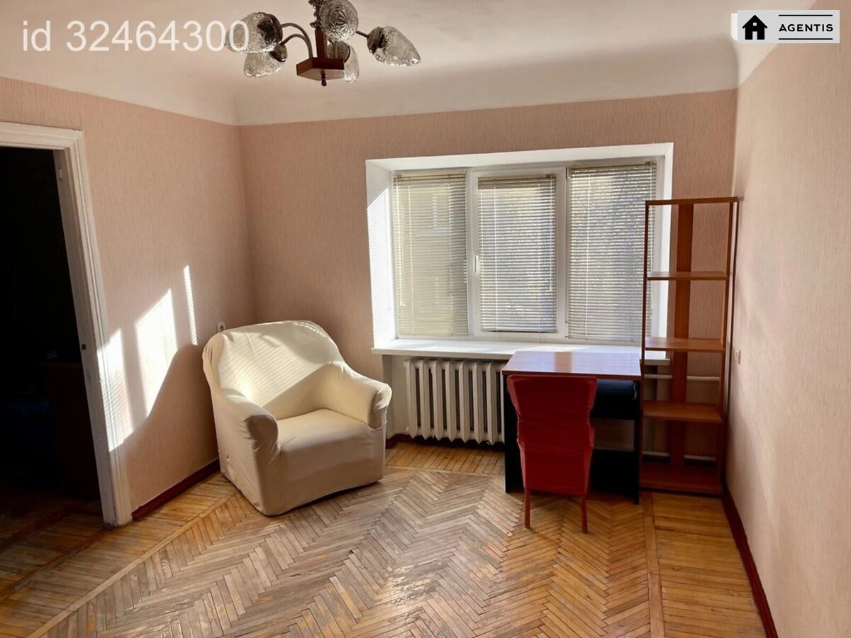 Сдам квартиру 2 комнаты, 34 m², 3 эт./5 этажей. 8, Михайла Стельмаха вул., Киев. 