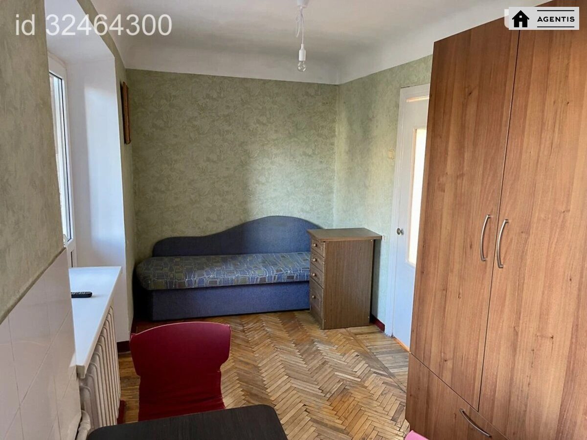 Сдам квартиру 2 комнаты, 34 m², 3 эт./5 этажей. 8, Михайла Стельмаха вул., Киев. 