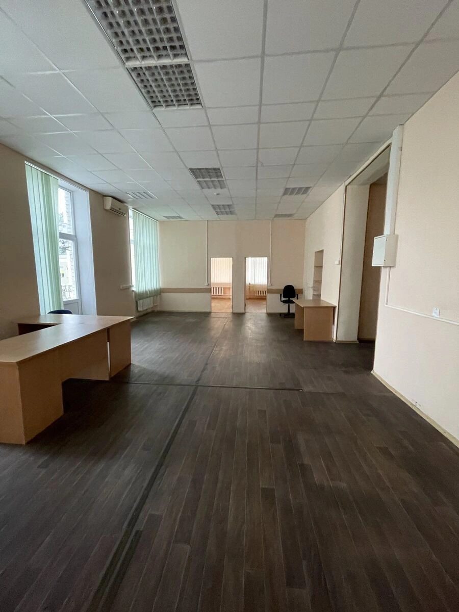 Продажа офиса 98 m², 4 эт./4 этажа. 26, Бульварно-Кудрявська вул. (Воровського), Киев. 