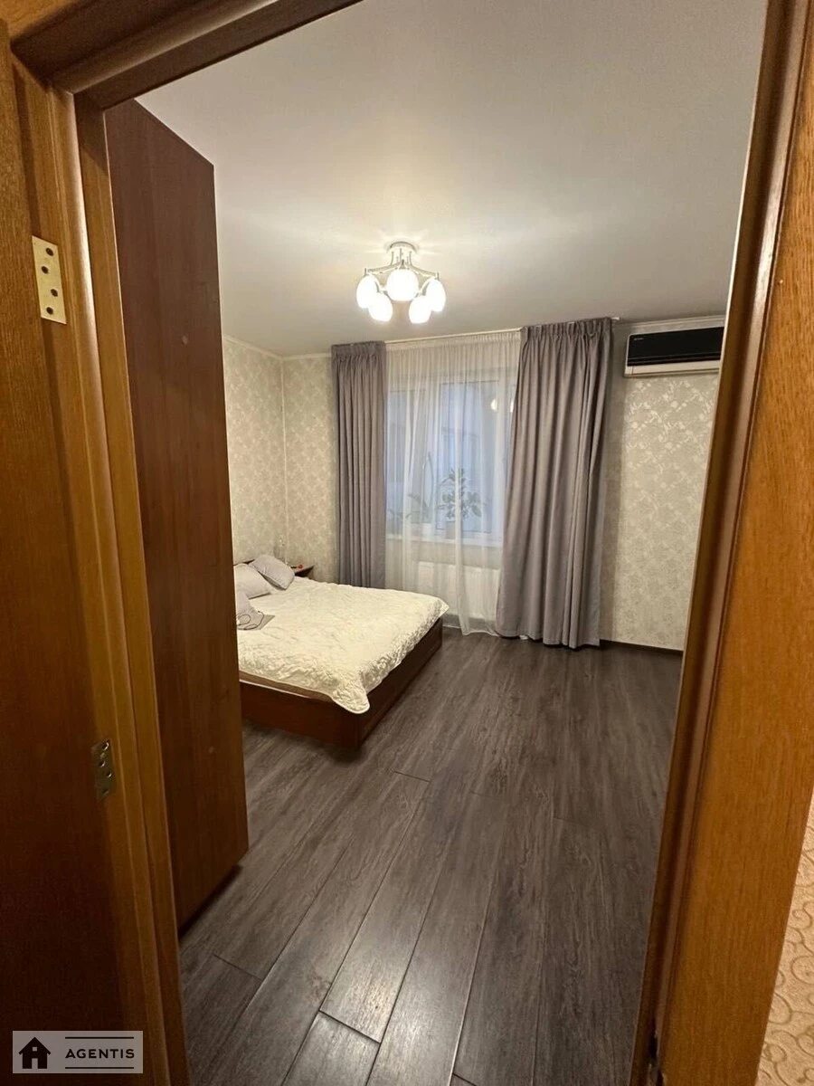 Сдам квартиру 1 комната, 50 m², 15 эт./25 этажей. 3, Юрія Шумського вул., Киев. 