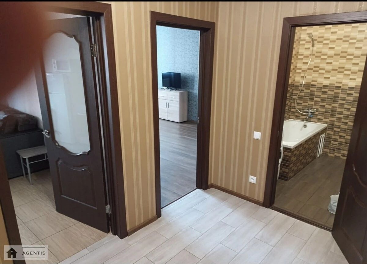 Сдам квартиру 1 комната, 55 m², 15 эт./25 этажей. 3, Михайла Максимовича вул. (Онуфрія Трутенка), Киев. 