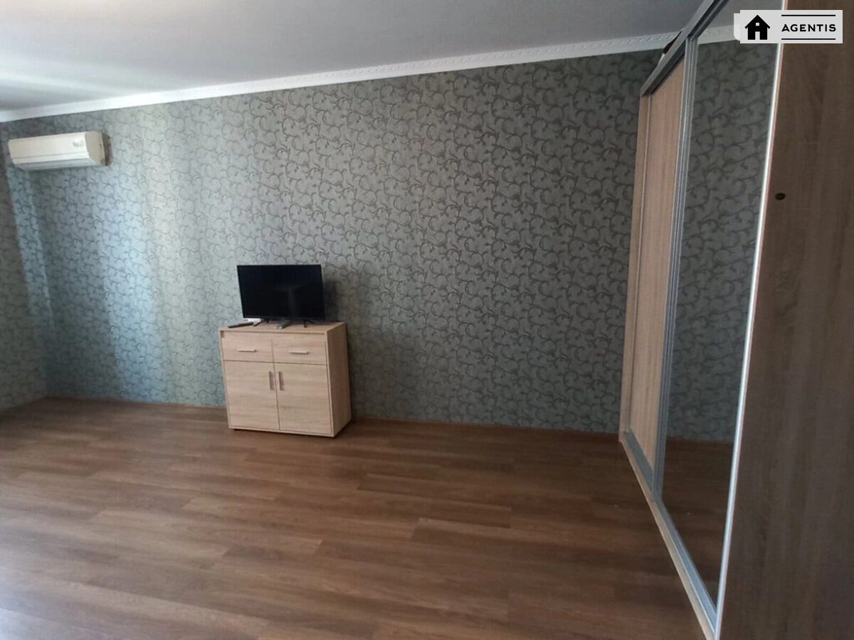 Сдам квартиру 1 комната, 55 m², 15 эт./25 этажей. 3, Михайла Максимовича вул. (Онуфрія Трутенка), Киев. 